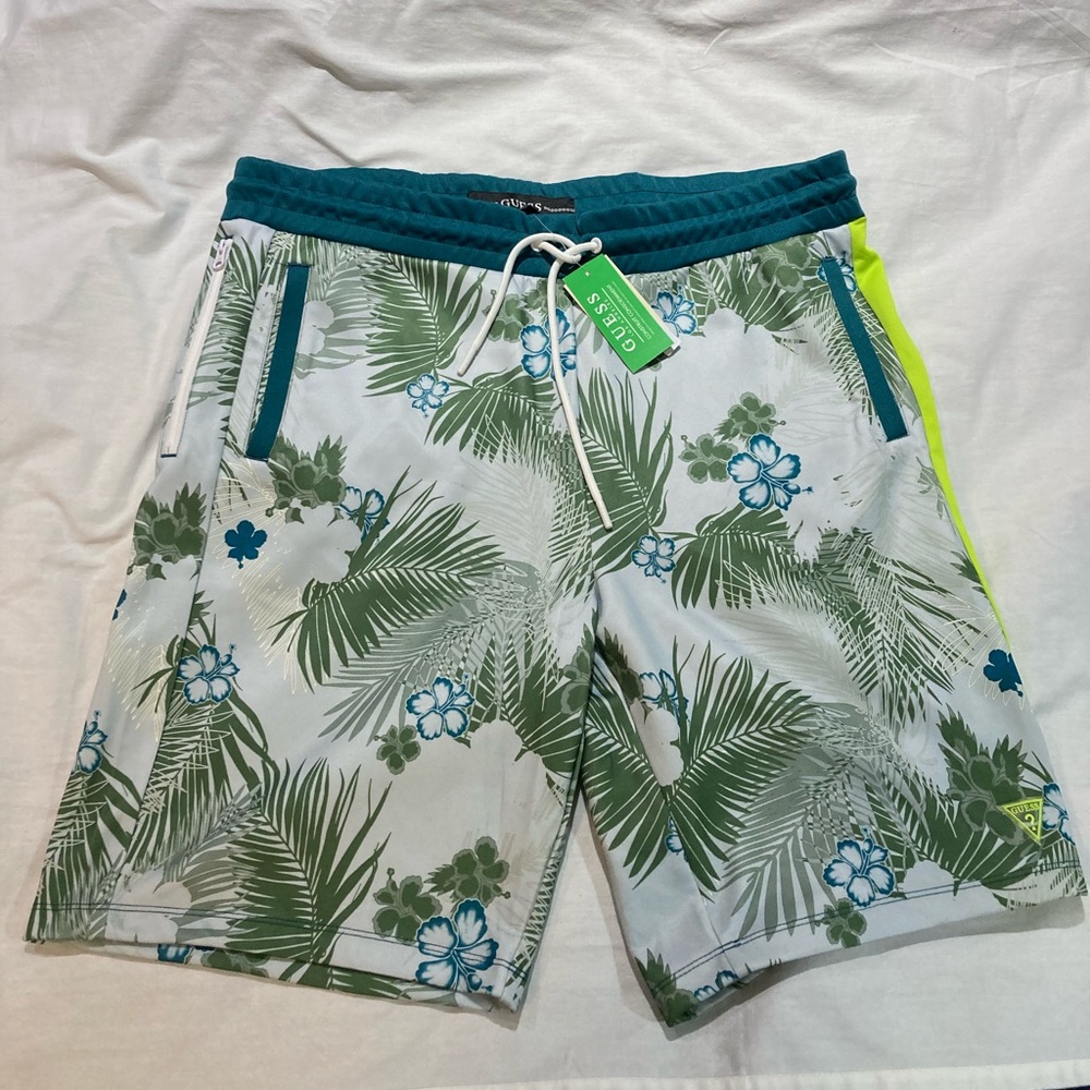 Men’s Guess Henri RP Shorts! Size XL, NWT! $69.00!